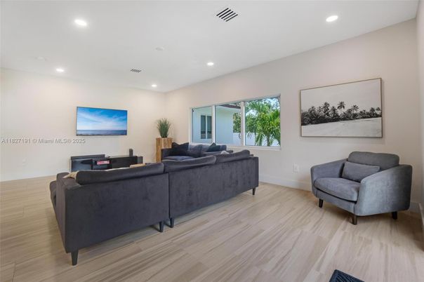 Interior, Living room, Recessed Lighting, Wood Texture Flooring