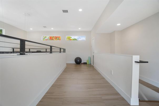 Interior, Pendant Lights, Recessed Lighting, Wood Texture Flooring