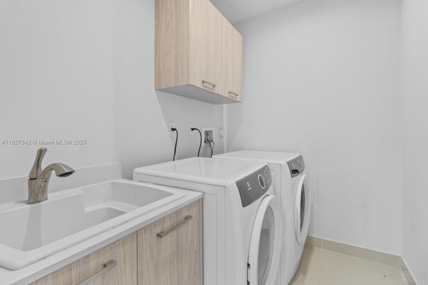 Interior, Washer