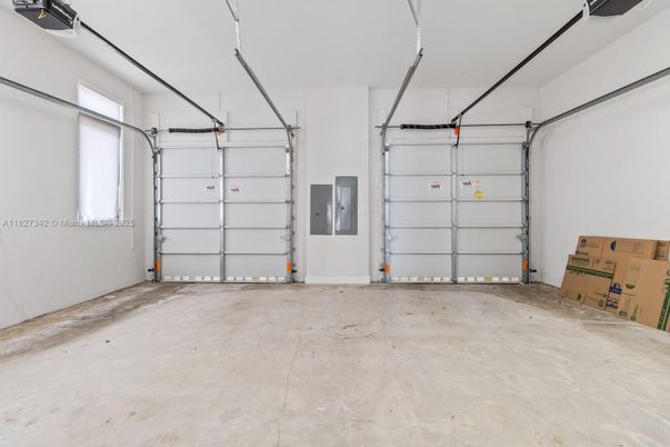Garage, Interior