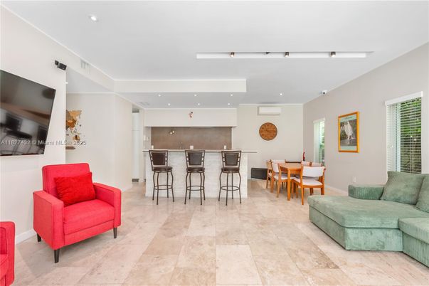 Dining room, Interior, Kitchen, Recessed Lighting