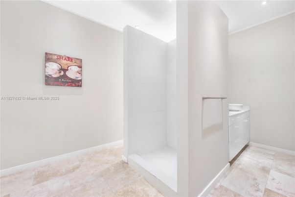 Bathroom, Interior, Recessed Lighting