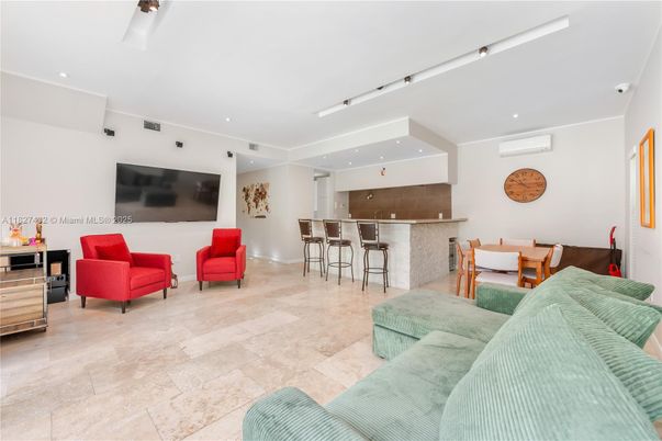 Dining room, Interior, Living room, Recessed Lighting