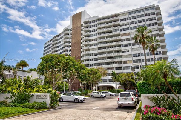 Exterior, Facade, Condo Building