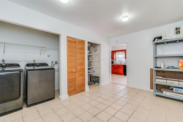 Interior, Washer