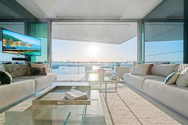 Interior, Living room, Water
