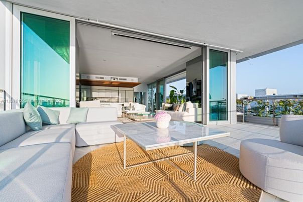 Exterior, Living room
