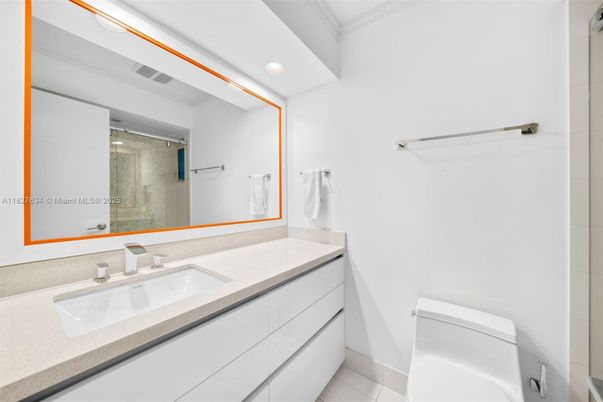 Bathroom, Interior, Recessed Lighting