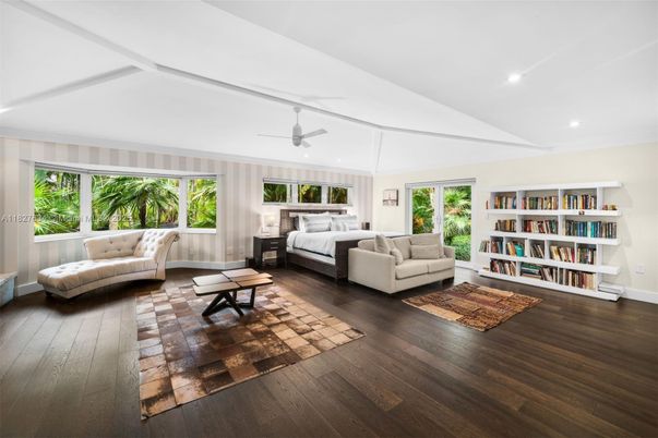 Bedroom, Interior, Living room, Recessed Lighting, Wood Texture Flooring