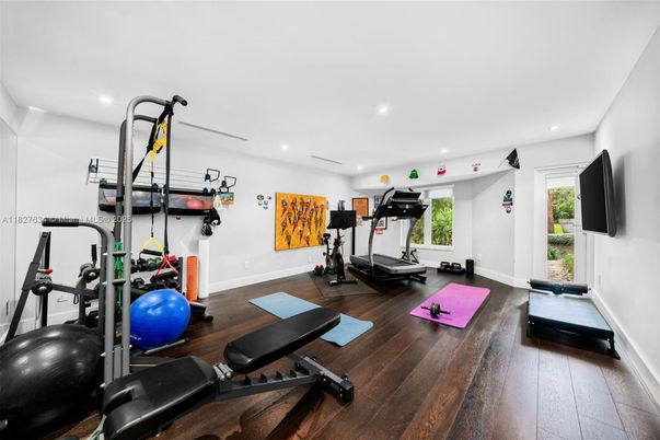 Fitness Equipment, Interior, Recessed Lighting, Wood Texture Flooring