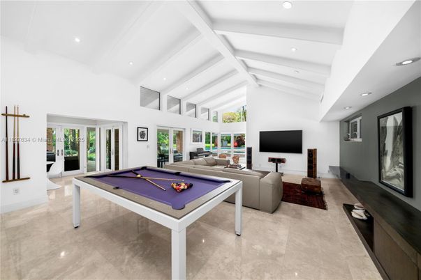 Billiard Table, Game Room, Interior, Living room, Recessed Lighting