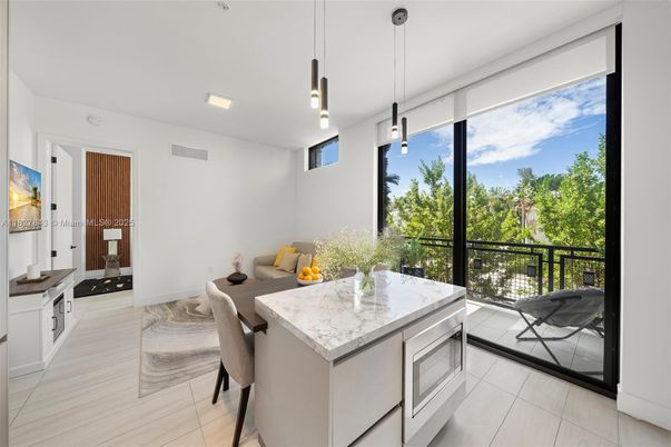 Dining room, Interior, Pendant Lights, Recessed Lighting