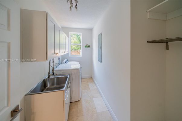 Interior, Washer