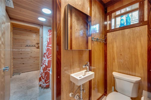 Bathroom, Interior, Recessed Lighting, Wooden Ceilings, Wooden Walls
