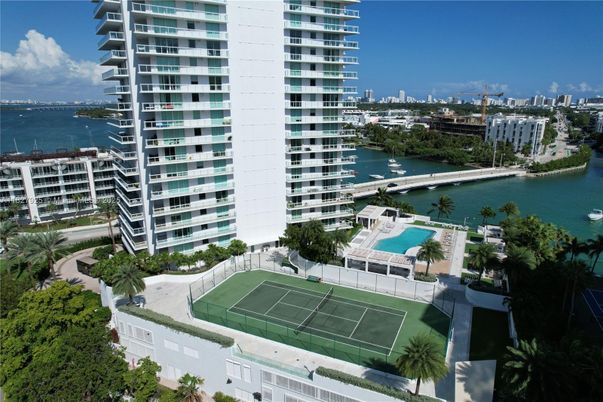 Exterior, Tennis Courts