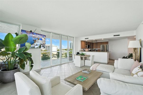 Interior, Kitchen, Living room, Recessed Lighting