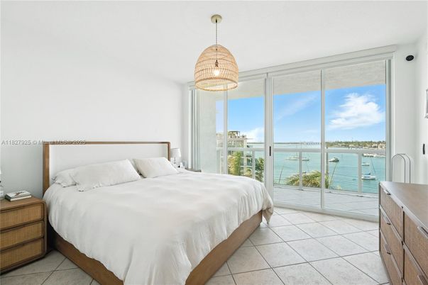 Bedroom, Interior, Pendant Lights, Water