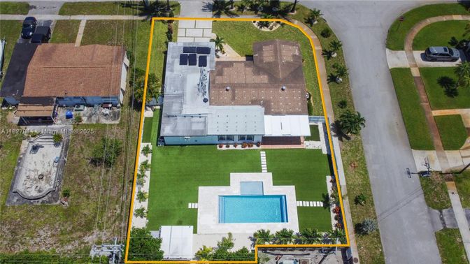 Exterior, Drone
