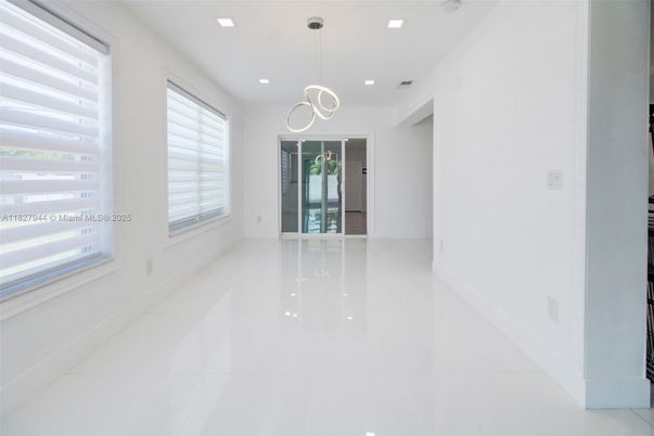 Empty room, Interior, Pendant Lights, Recessed Lighting