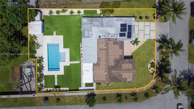 Exterior, Drone