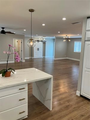 Interior, Pendant Lights, Recessed Lighting, Wood Texture Flooring
