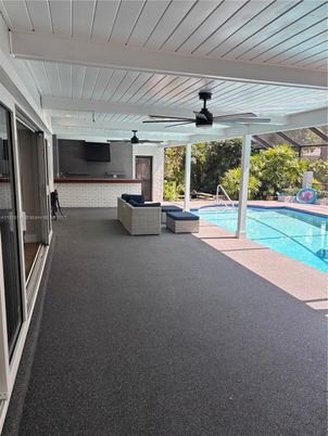 Exterior, Interior, Pool, Sun Room