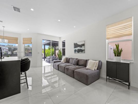 Interior, Living room, Pendant Lights, Recessed Lighting
