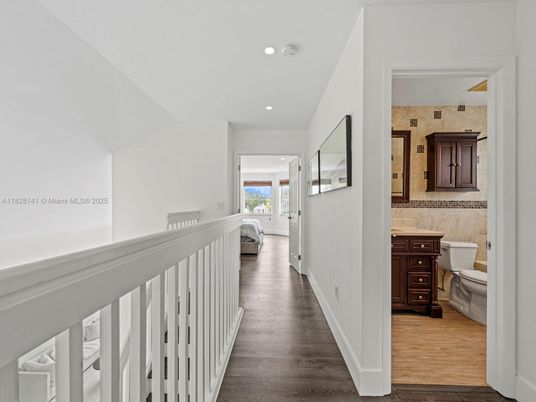 Bathroom, Interior, Recessed Lighting, Wood Texture Flooring
