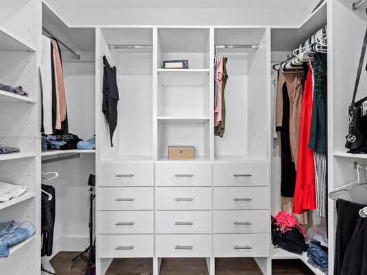 Interior, Walk-in Closets, Wood Texture Flooring