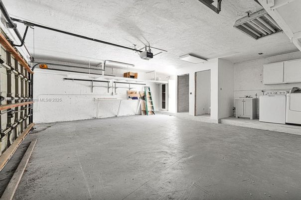 Garage, Interior, Washer