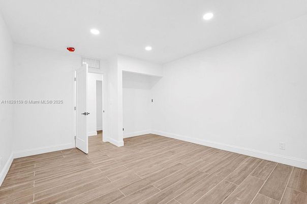 Empty room, Interior, Recessed Lighting, Wood Texture Flooring