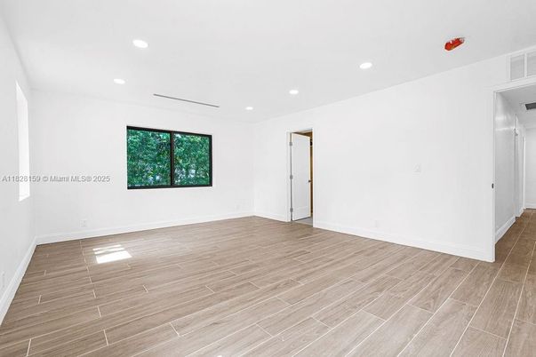 Empty room, Interior, Recessed Lighting, Wood Texture Flooring