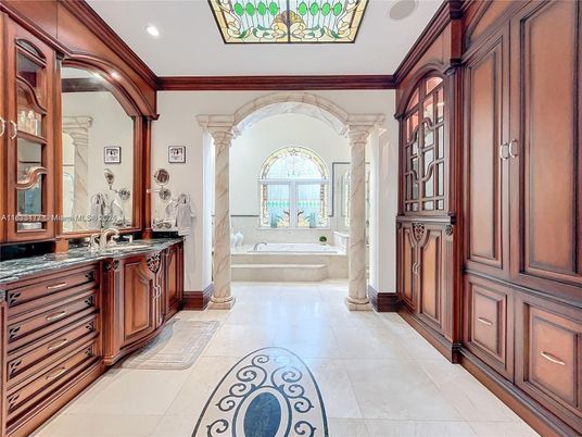 Bathroom, Interior, Recessed Lighting