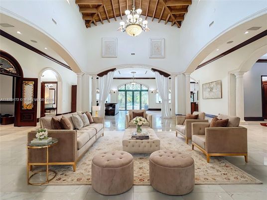 Chandelier, Interior, Living room, Recessed Lighting, Wooden Beams, Wooden Ceilings