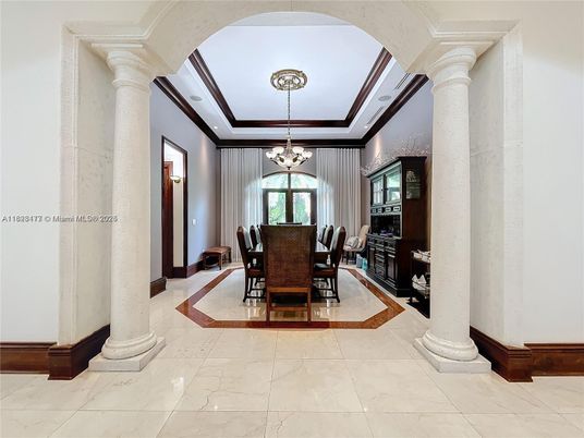 Chandelier, Dining room, Interior