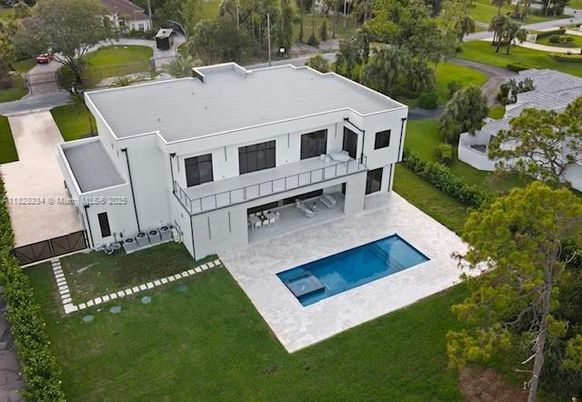 Exterior, Drone