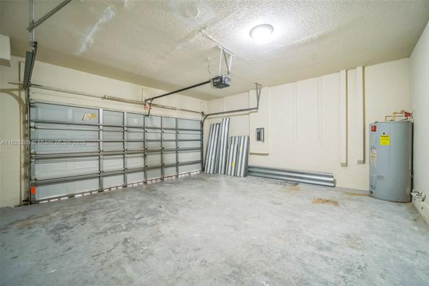 Garage, Interior