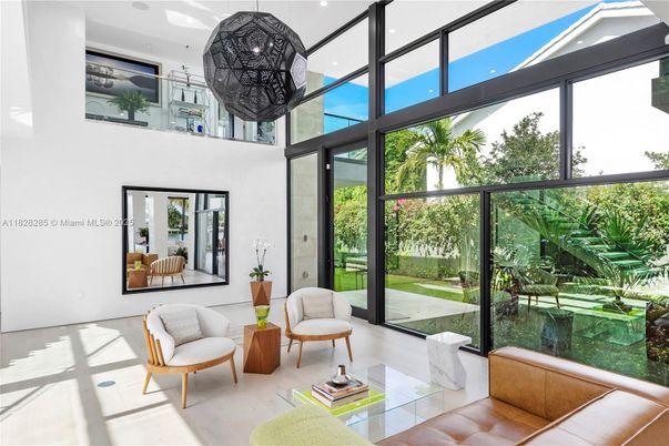 Interior, Living room, Recessed Lighting, Sun Room