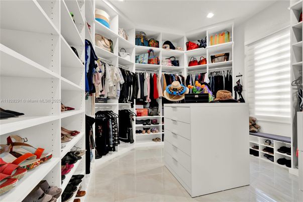 Interior, Recessed Lighting, Walk-in Closets