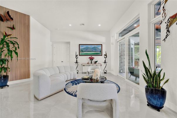 Fitness Equipment, Interior, Living room, Recessed Lighting