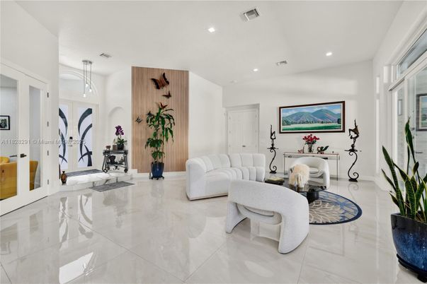 Interior, Living room, Pendant Lights, Recessed Lighting