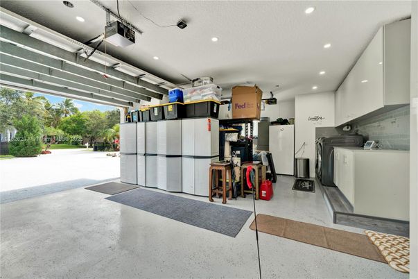 Garage, Interior, Recessed Lighting, Washer