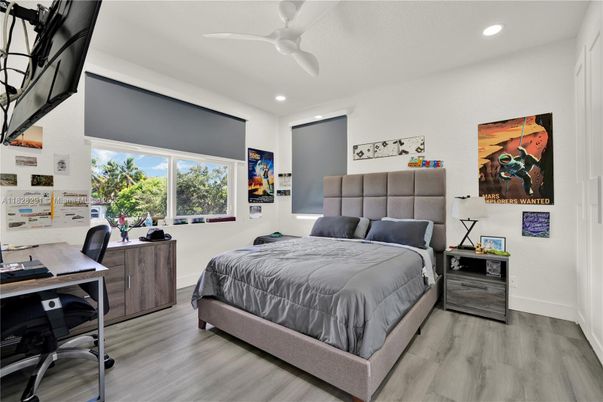 Bedroom, Home Office, Interior, Recessed Lighting, Wood Texture Flooring