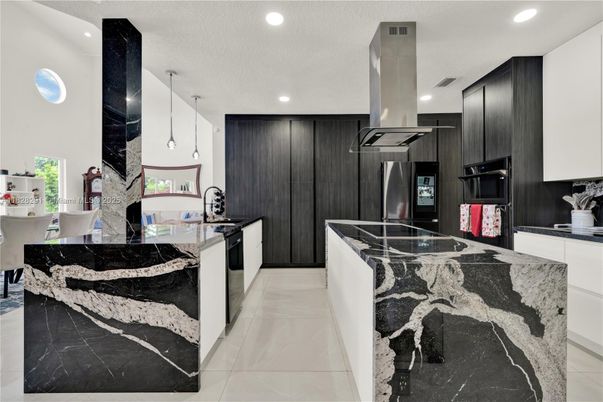 Interior, Kitchen, Pendant Lights, Recessed Lighting