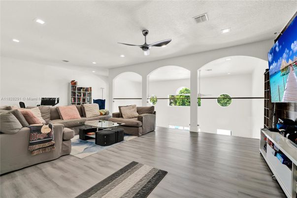 Interior, Living room, Recessed Lighting, Wood Texture Flooring
