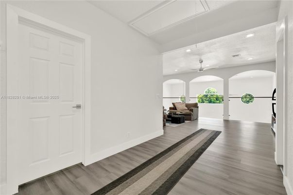 Interior, Recessed Lighting, Wood Texture Flooring