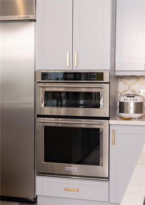 Interior, Kitchen, Stainless Steel Appliances