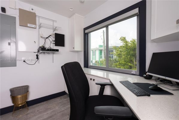 Home Office, Interior, Recessed Lighting, Wood Texture Flooring