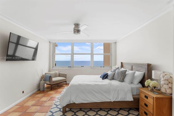 Bedroom, Interior, Water
