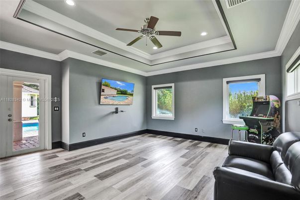 Interior, Recessed Lighting, Wood Texture Flooring